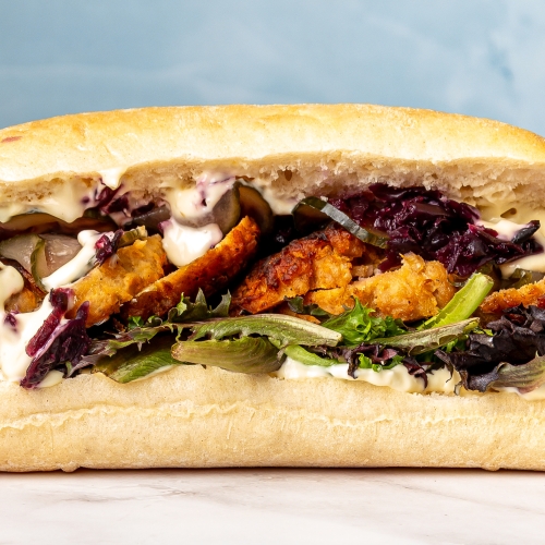 Sandwich med frikadelle og rødkål