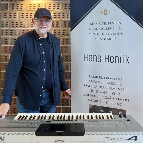  Hans Henrik spiller julemusik og kendte sange
