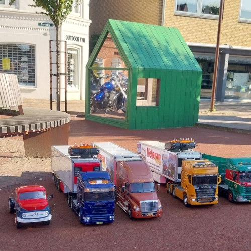 Modellastbilerne ruller ind! Fjernstyrede lastbiler på Torvet Open by Night · 28. august